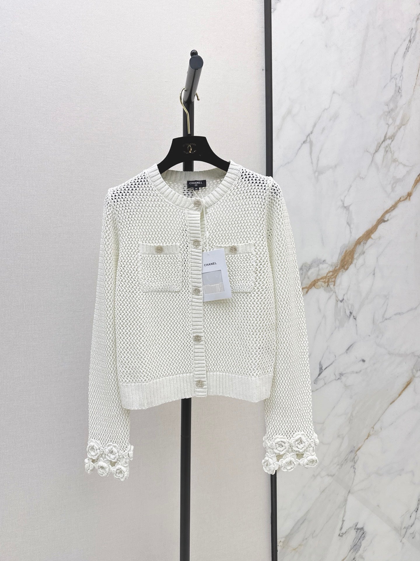 Chanel / 26 Early Autumn Latest Hollow Knit Cardigan