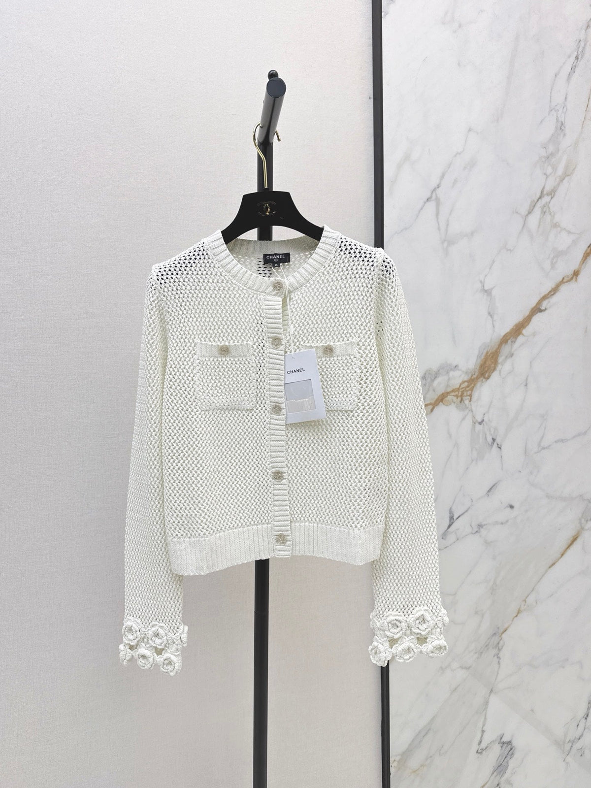 Chanel / 26 Early Autumn Latest Hollow Knit Cardigan