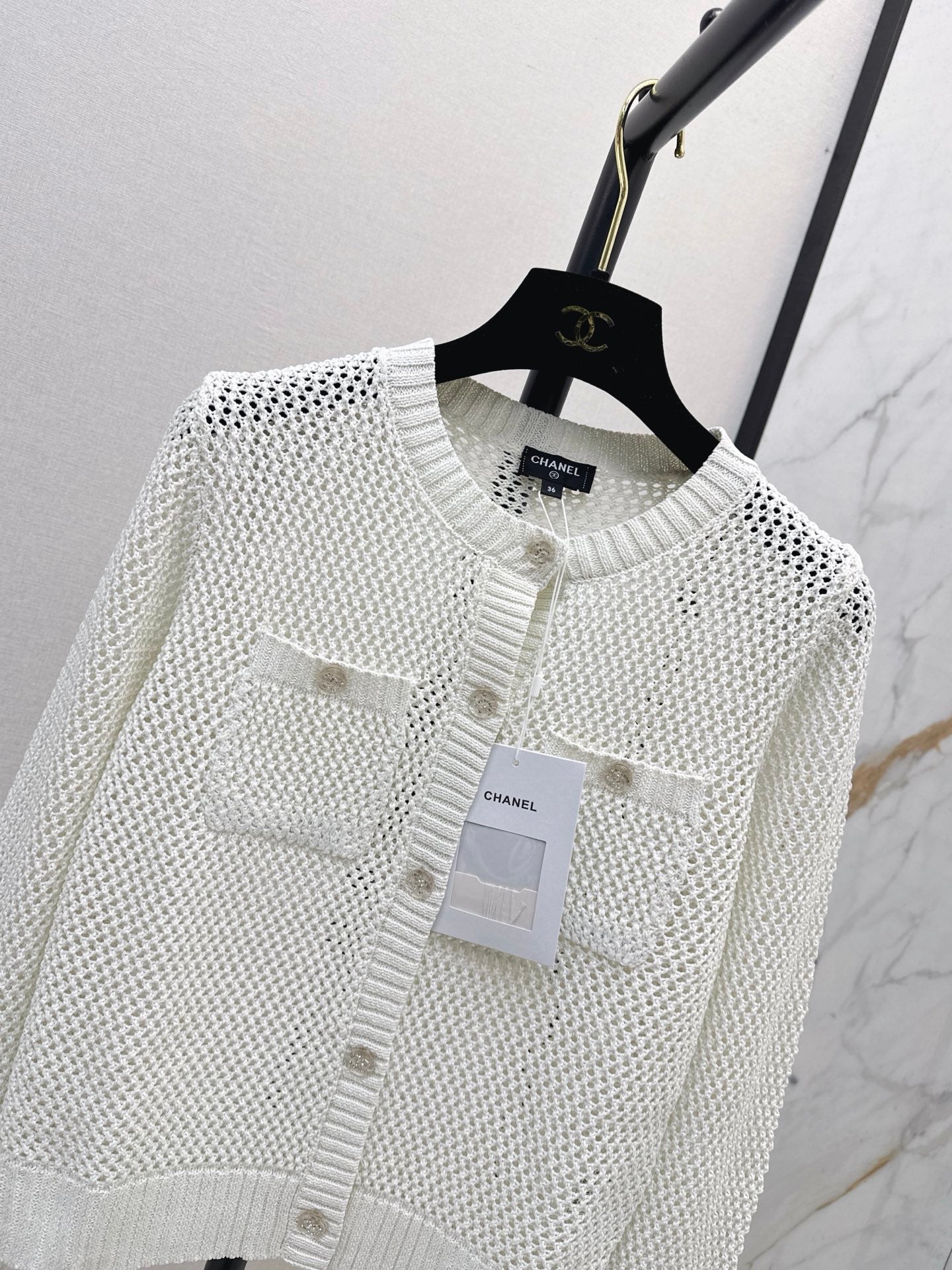Chanel / 26 Early Autumn Latest Hollow Knit Cardigan