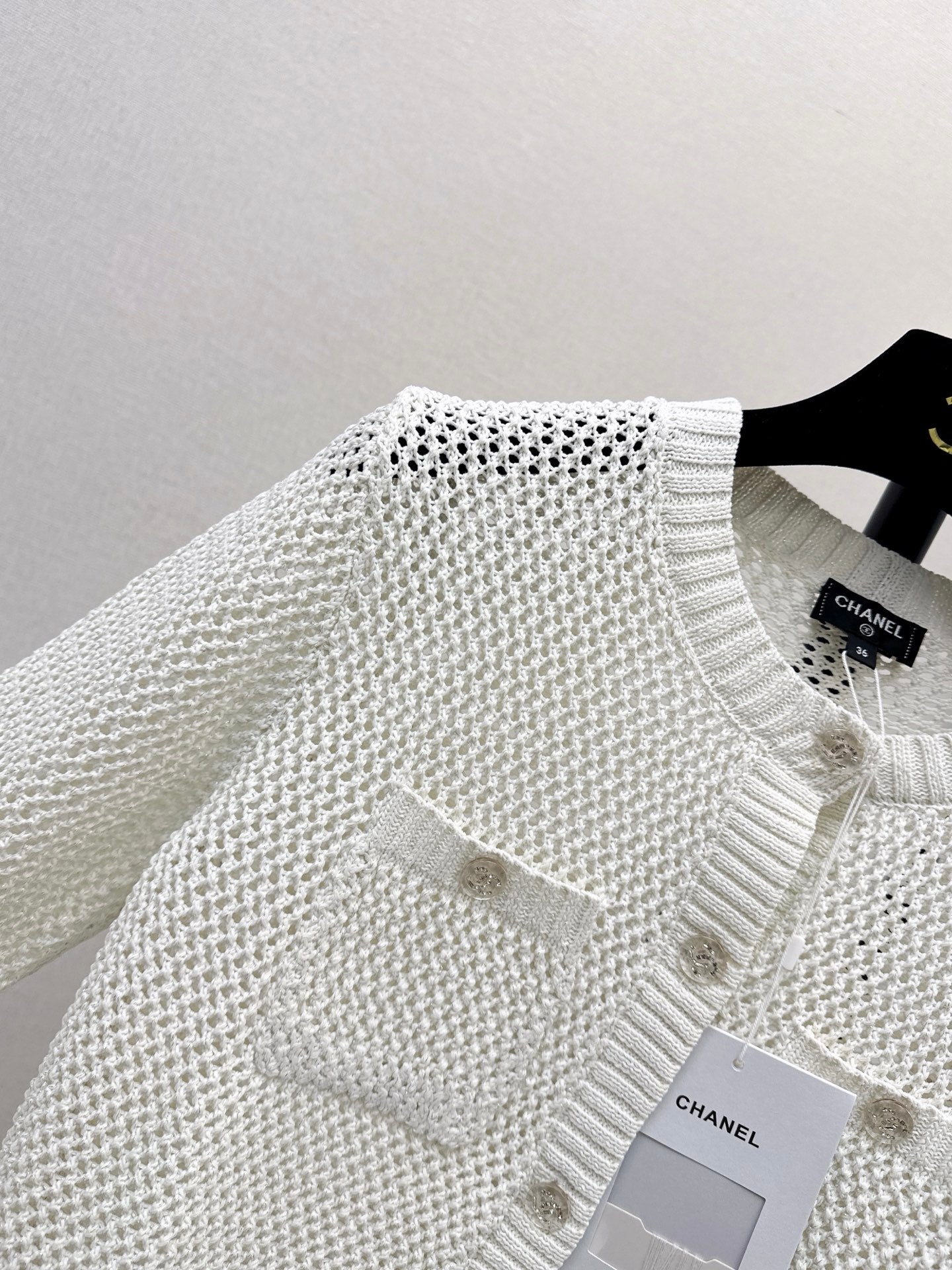 Chanel / 26 Early Autumn Latest Hollow Knit Cardigan