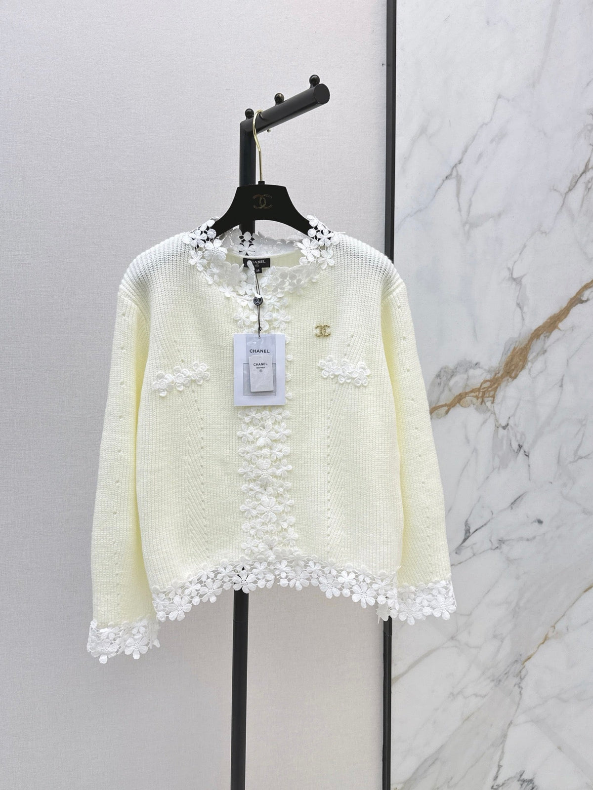 Chanel / 26 Early Autumn New Long-Sleeve Knit Cardigan