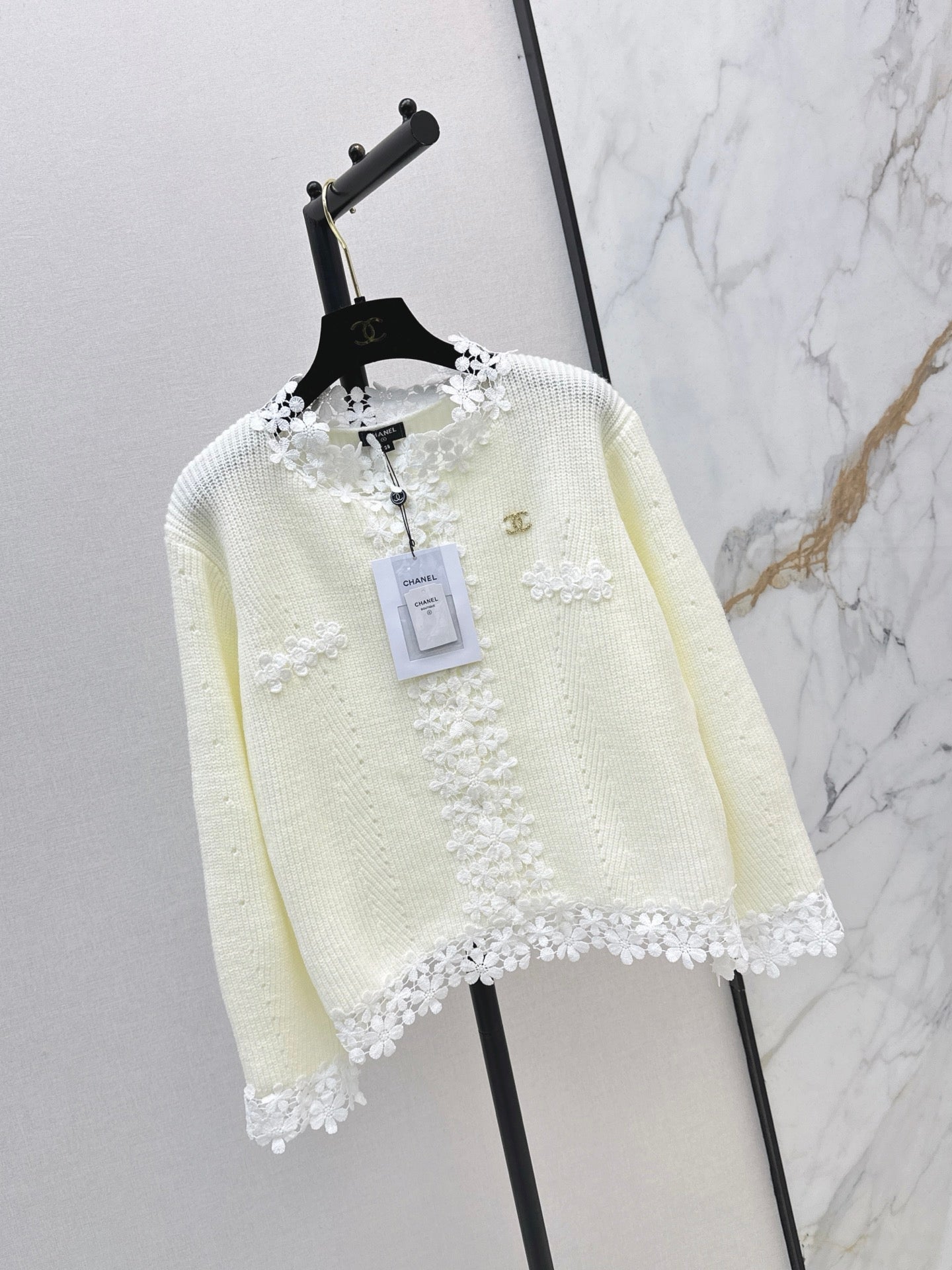 Chanel / 26 Early Autumn New Long-Sleeve Knit Cardigan