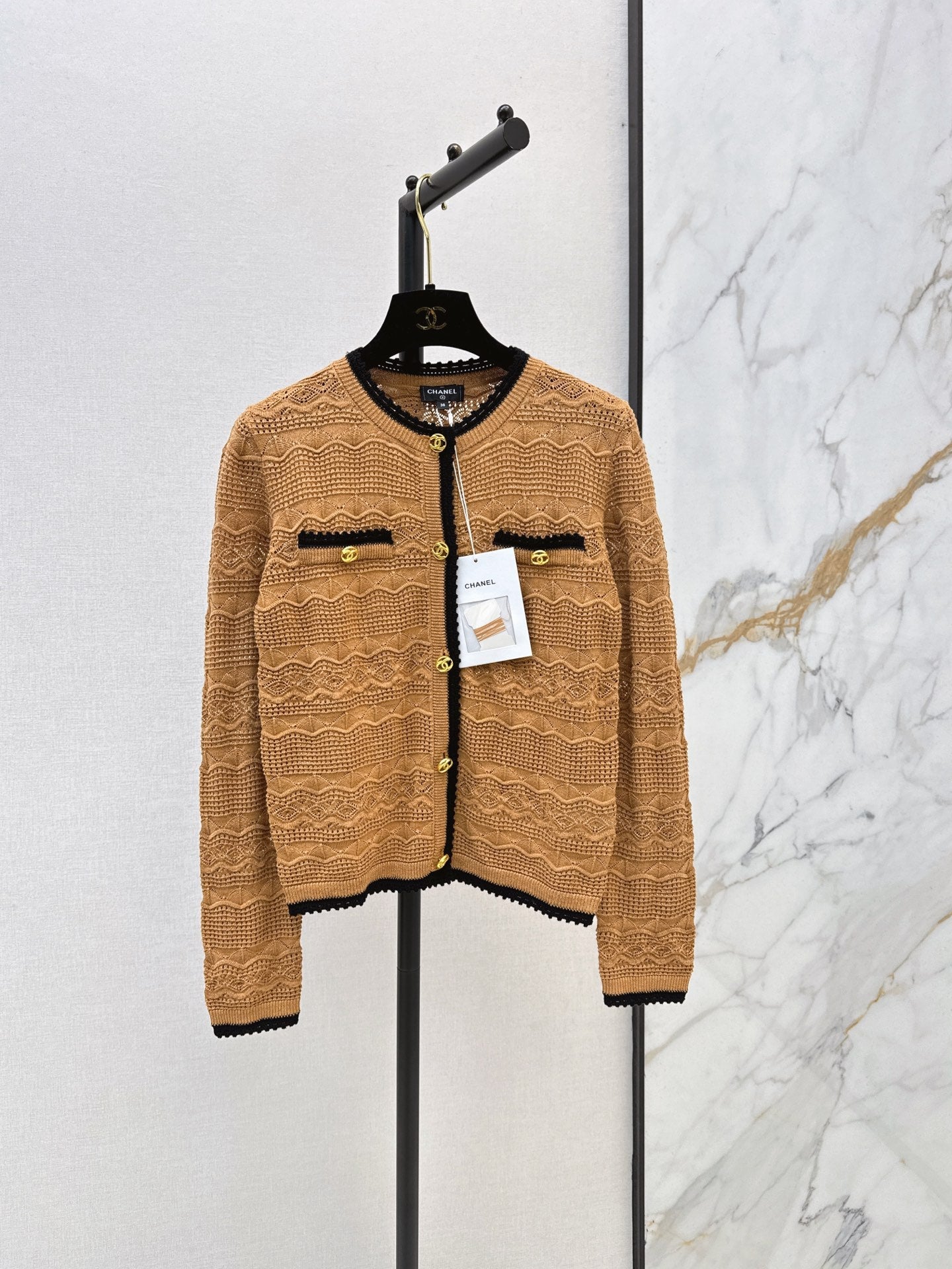 Chanel / 26 Early Autumn Latest Hollow Knit Cardigan