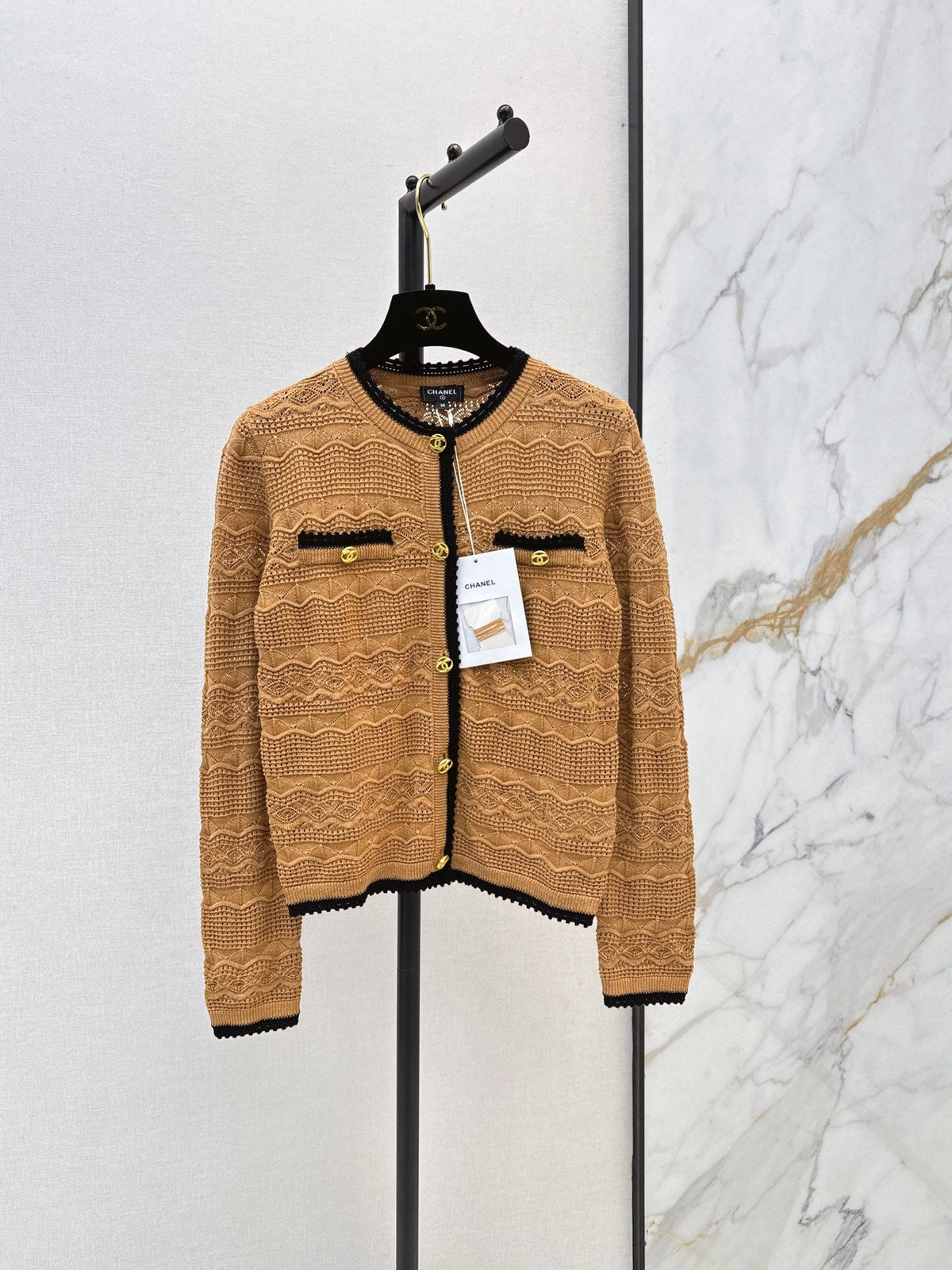 Chanel / 26 Early Autumn Latest Hollow Knit Cardigan