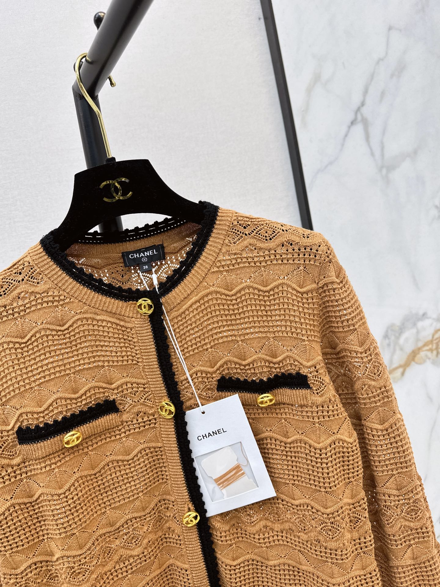 Chanel / 26 Early Autumn Latest Hollow Knit Cardigan
