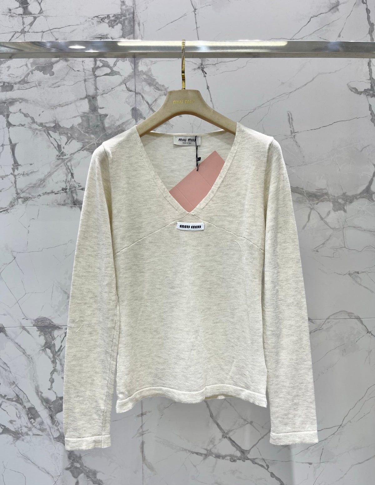 MiuMiu/26 New Early Autumn V-Neck Soft Curved Top