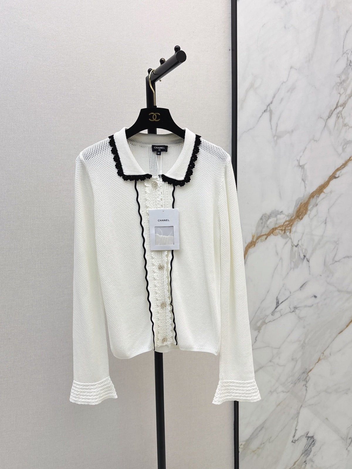 Chanel/26 Early Autumn Latest Knit Cardigan