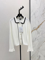 Chanel/26 Early Autumn Latest Knit Cardigan