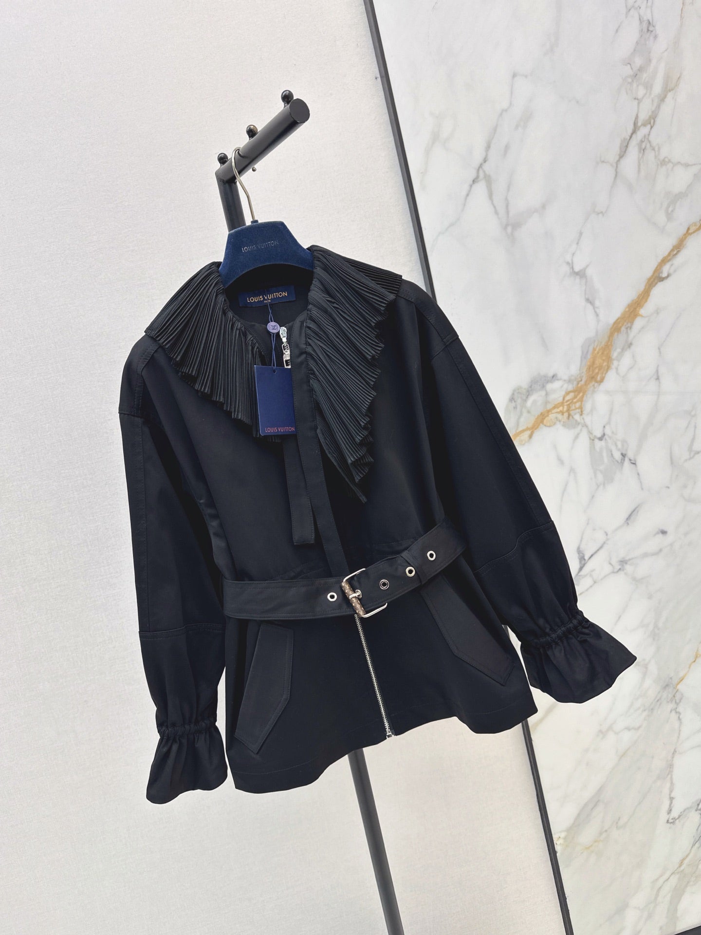 Louis Vuitton/26Latest Autumn/Winter Black Cropped Trench Coat
