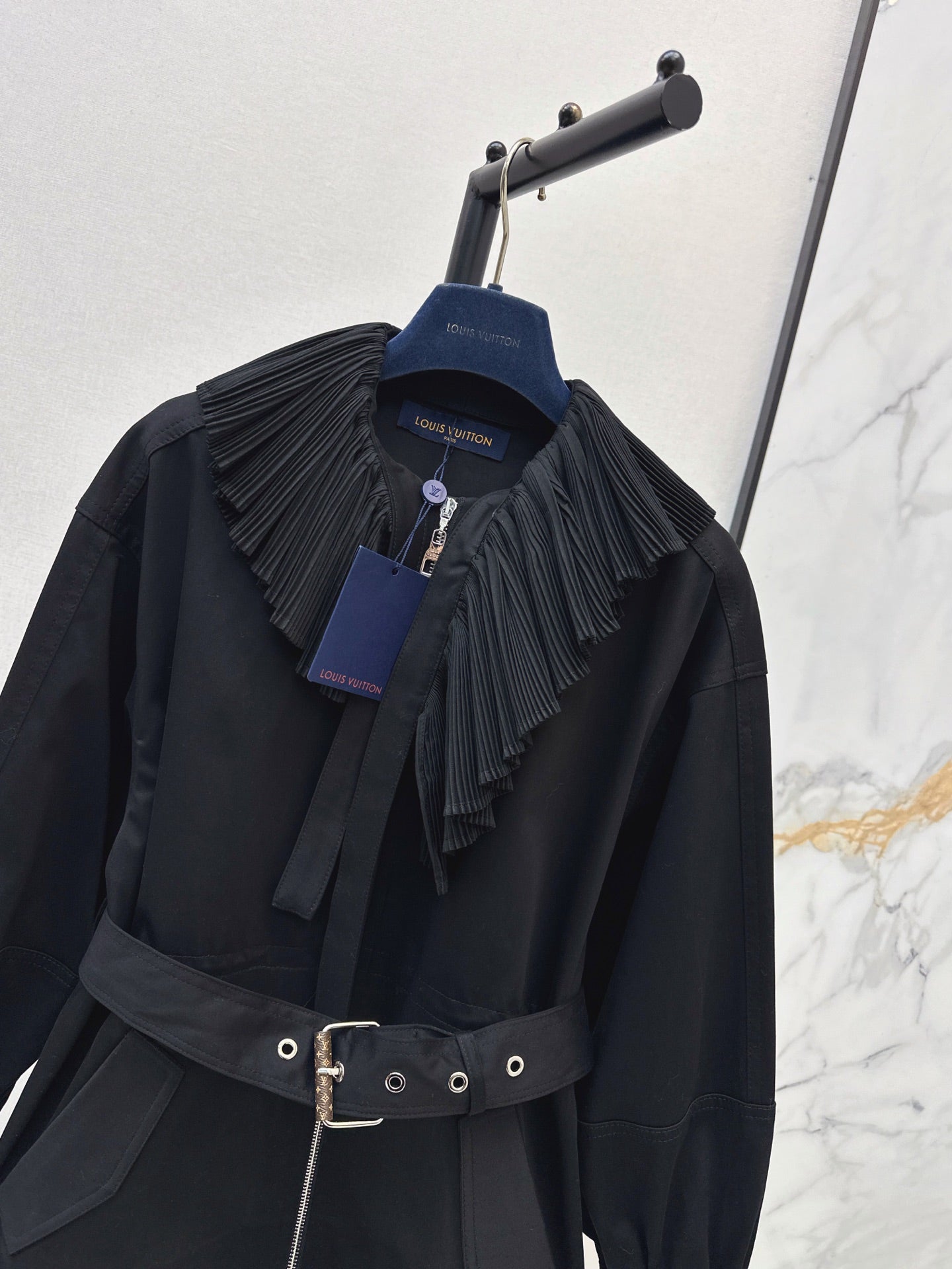 Louis Vuitton/26Latest Autumn/Winter Black Cropped Trench Coat