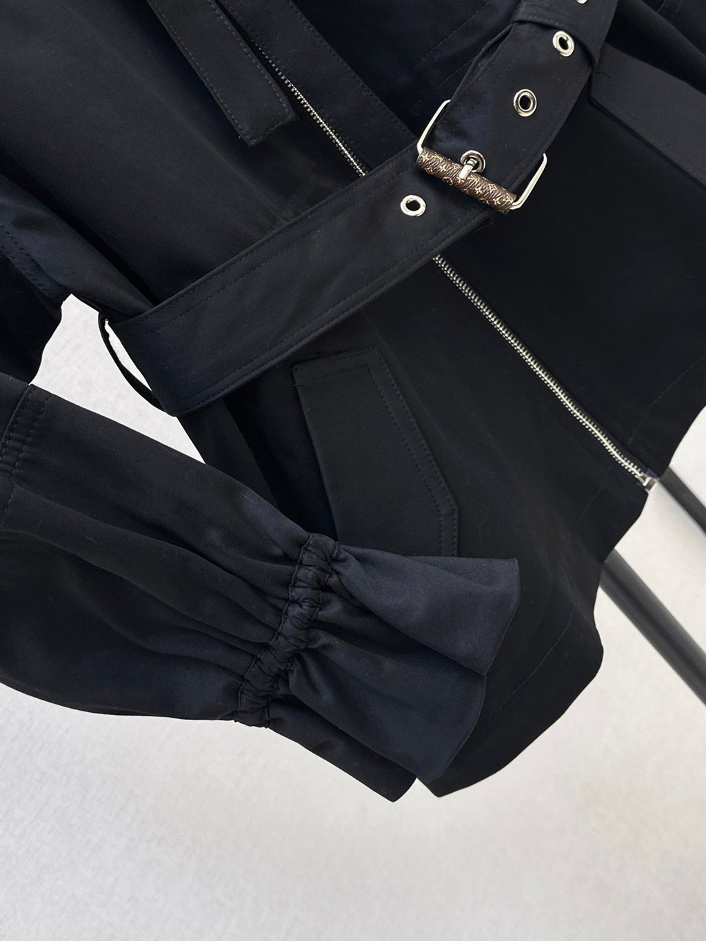 Louis Vuitton/26Latest Autumn/Winter Black Cropped Trench Coat