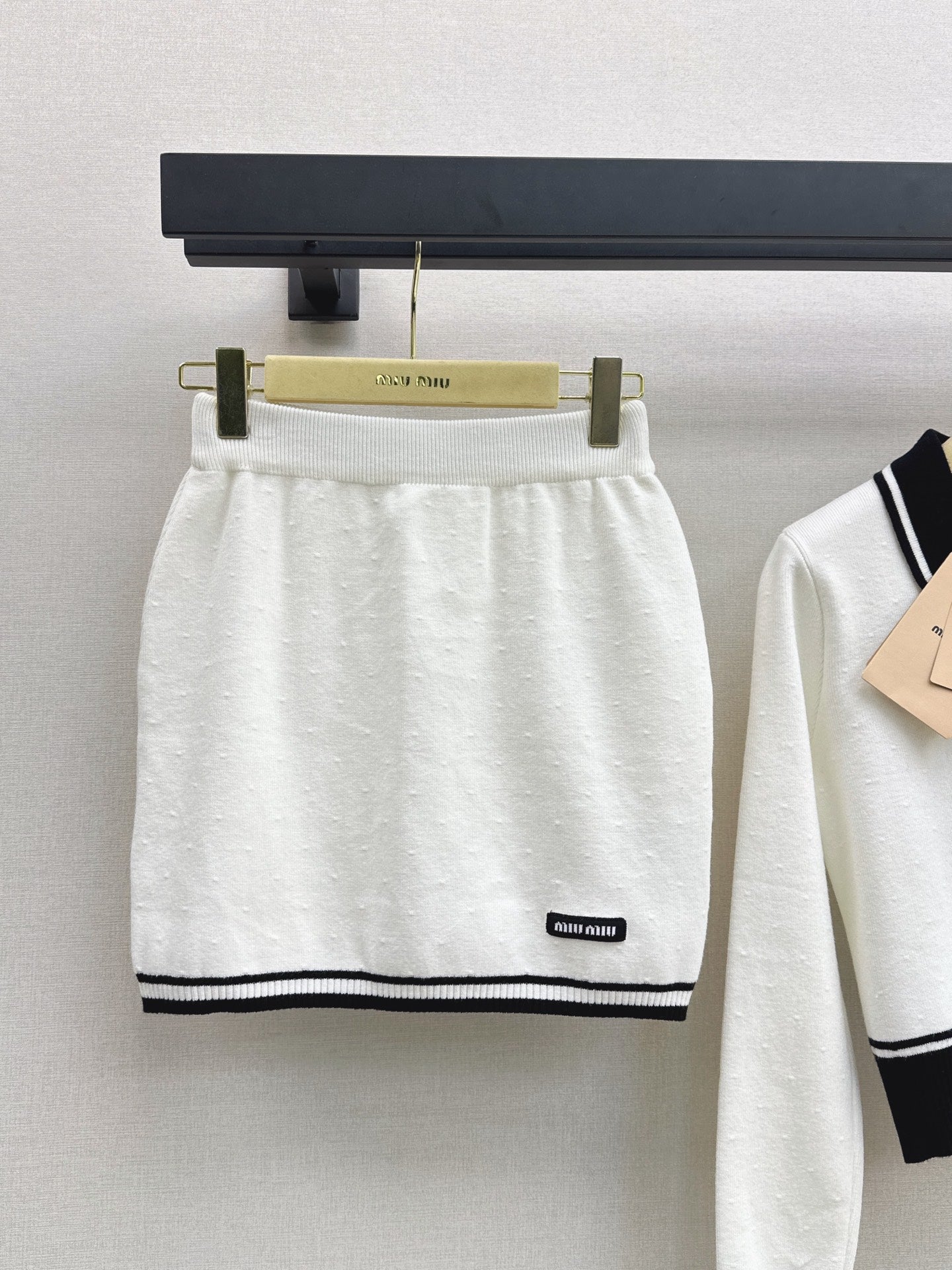 MiuMiu/26Latest Early-Autumn Outfit Set: A Youthful, Miu-Inspired Look