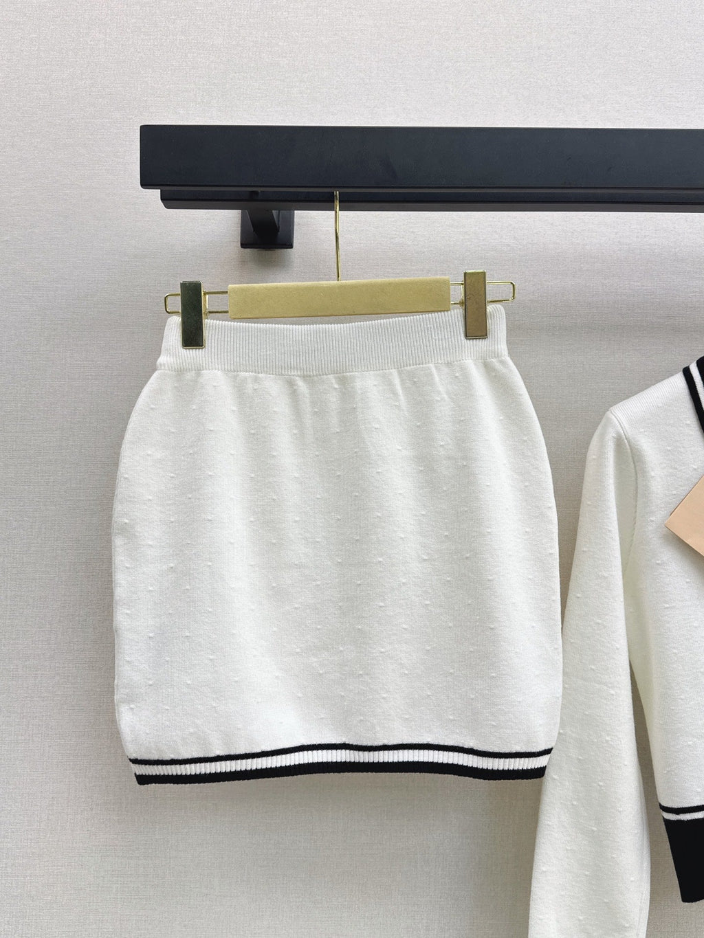 MiuMiu/26Latest Early-Autumn Outfit Set: A Youthful, Miu-Inspired Look