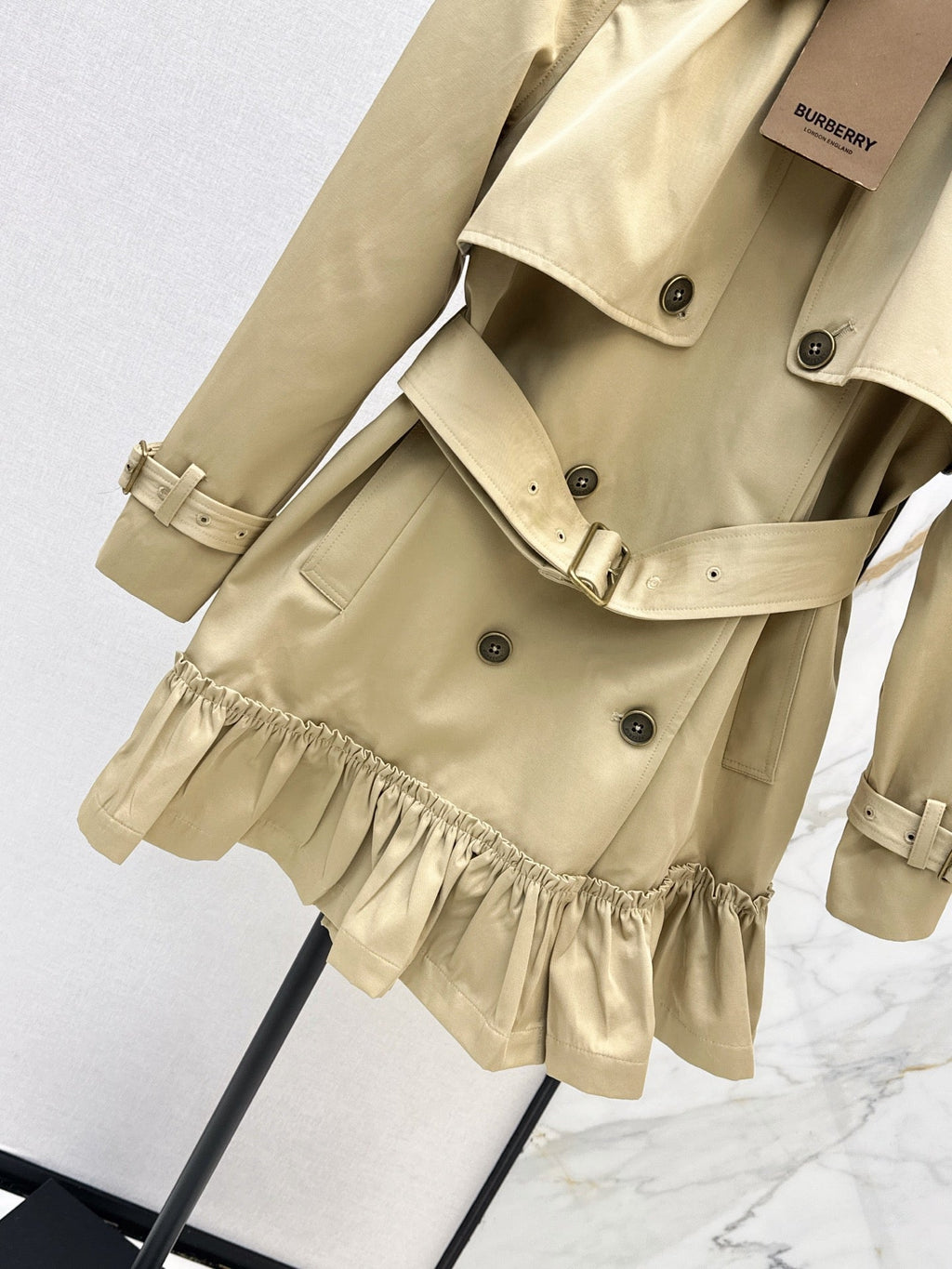 Burberry/ 26Latest Autumn/Winter Mid-Length Trench Coat