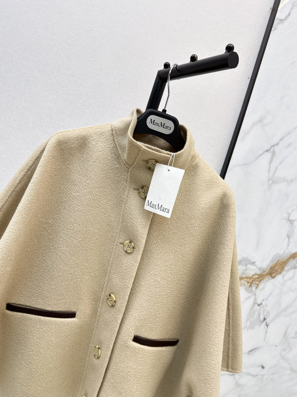 Max Mara/26Latest Autumn/Winter Petite Cape Jacket