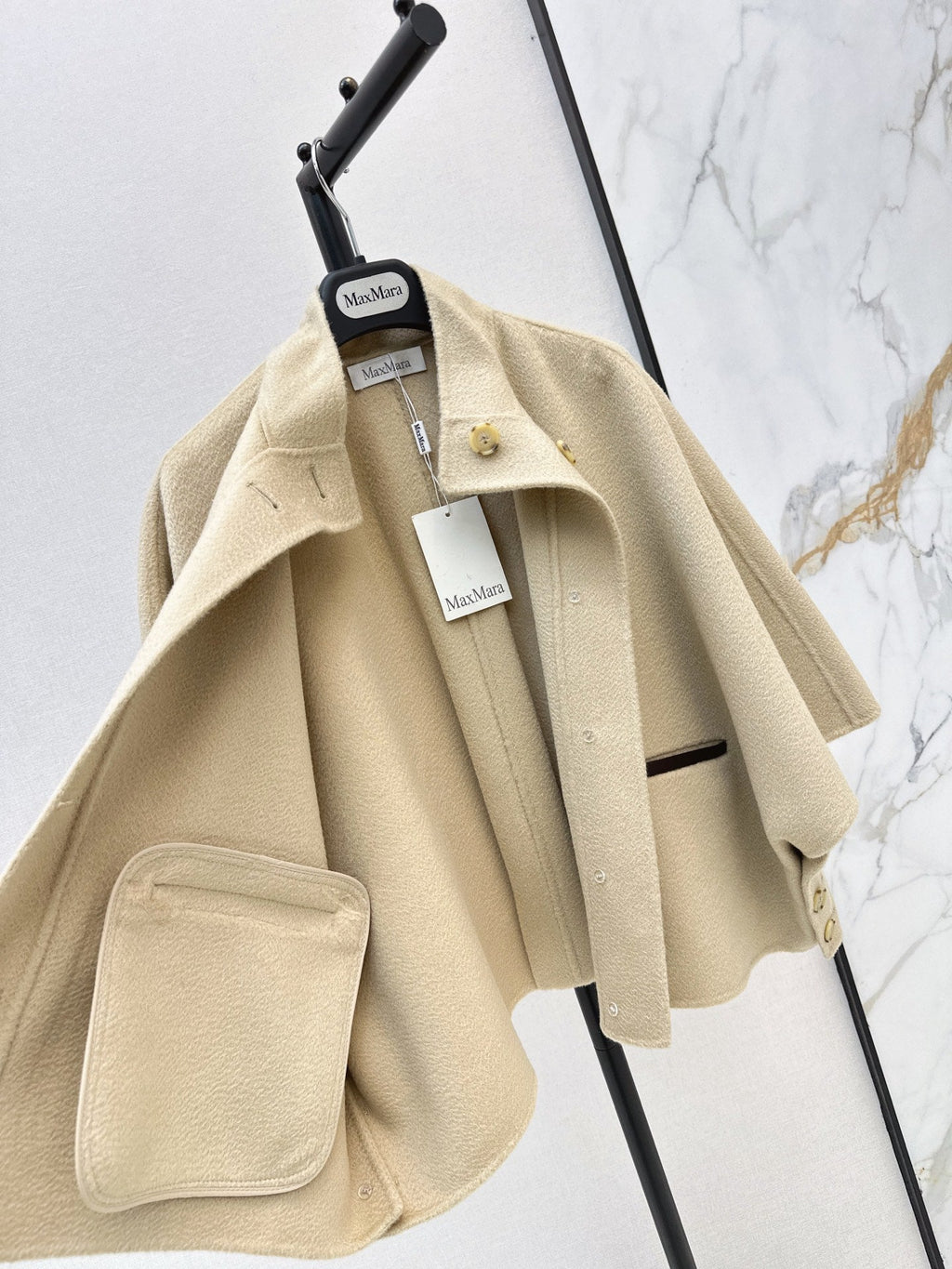 Max Mara/26Latest Autumn/Winter Petite Cape Jacket
