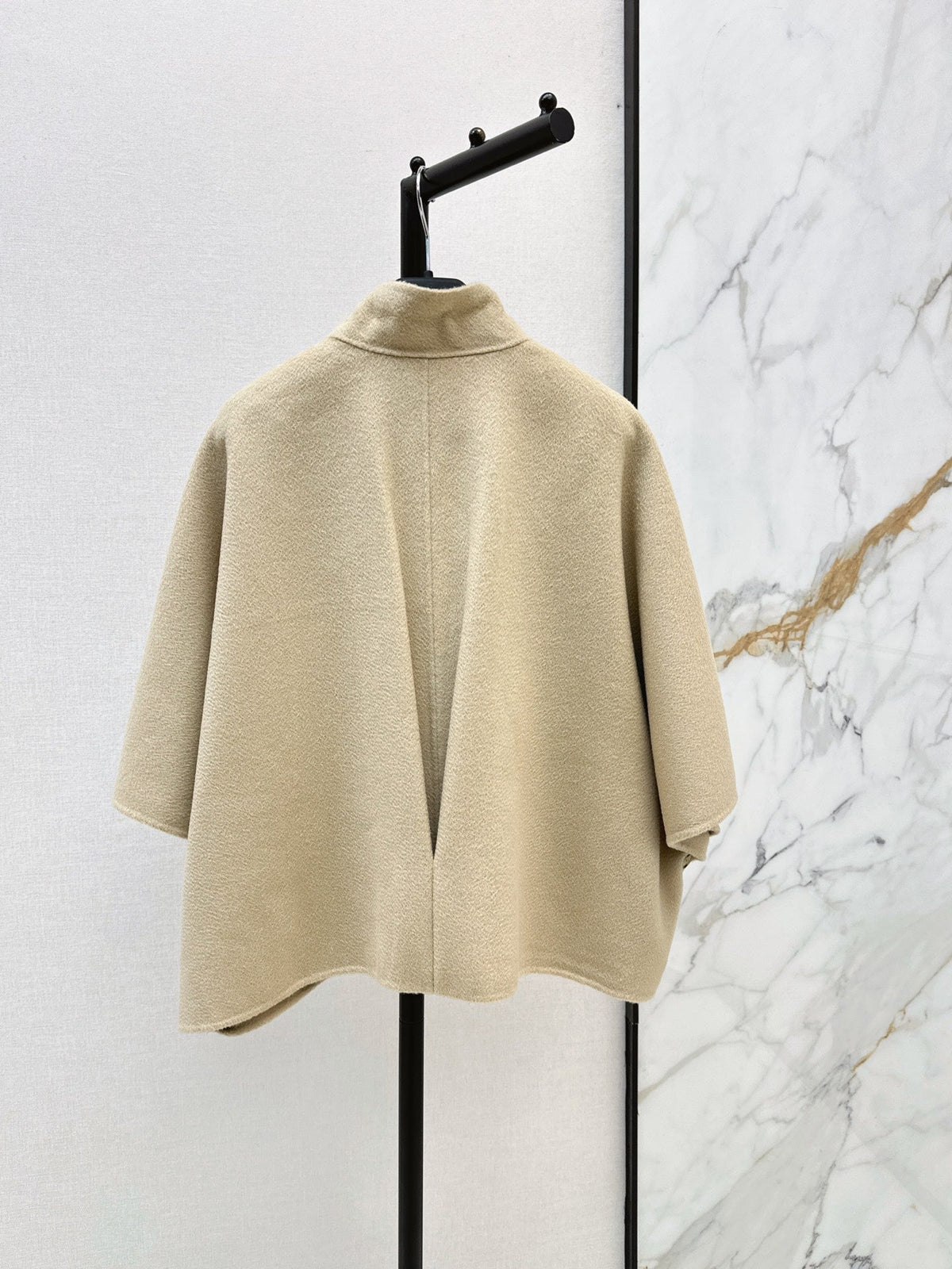 Max Mara/26Latest Autumn/Winter Petite Cape Jacket