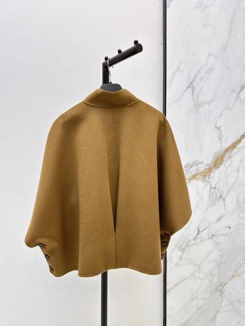 Max Mara/26Latest Autumn/Winter Petite Cape Jacket
