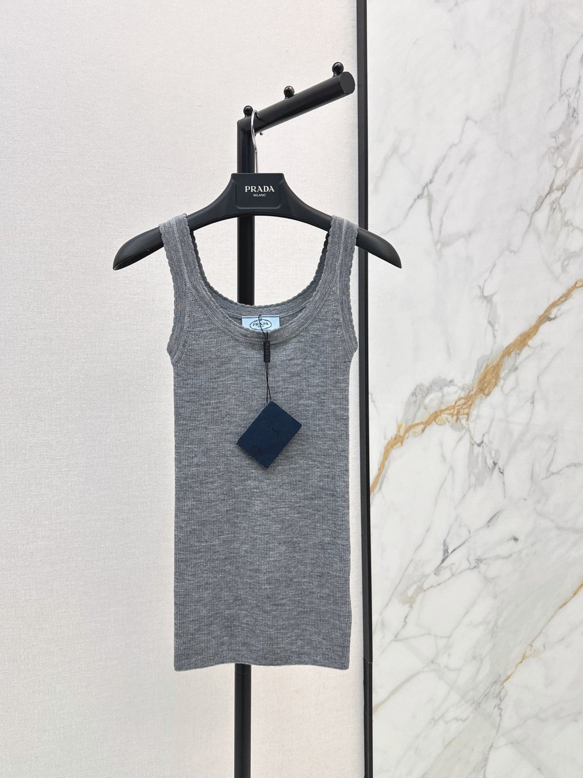 Prada/26New Early-Autumn Versatile Slim-Fit Knit Vest