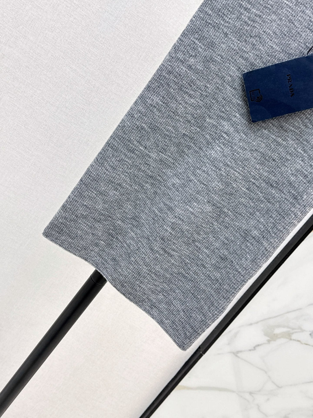 Prada/26New Early-Autumn Versatile Slim-Fit Knit Vest