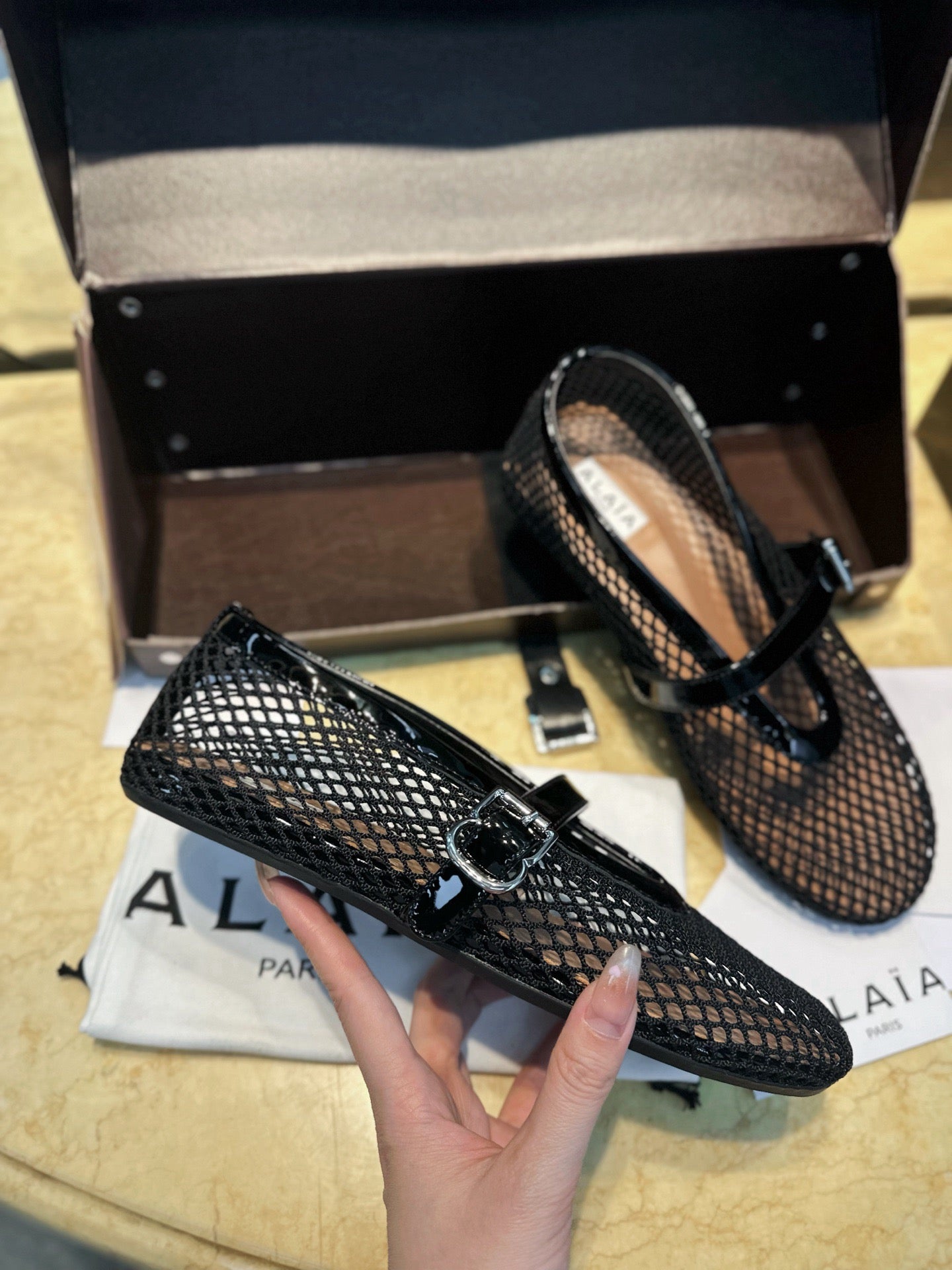 Mesh ballet shoes