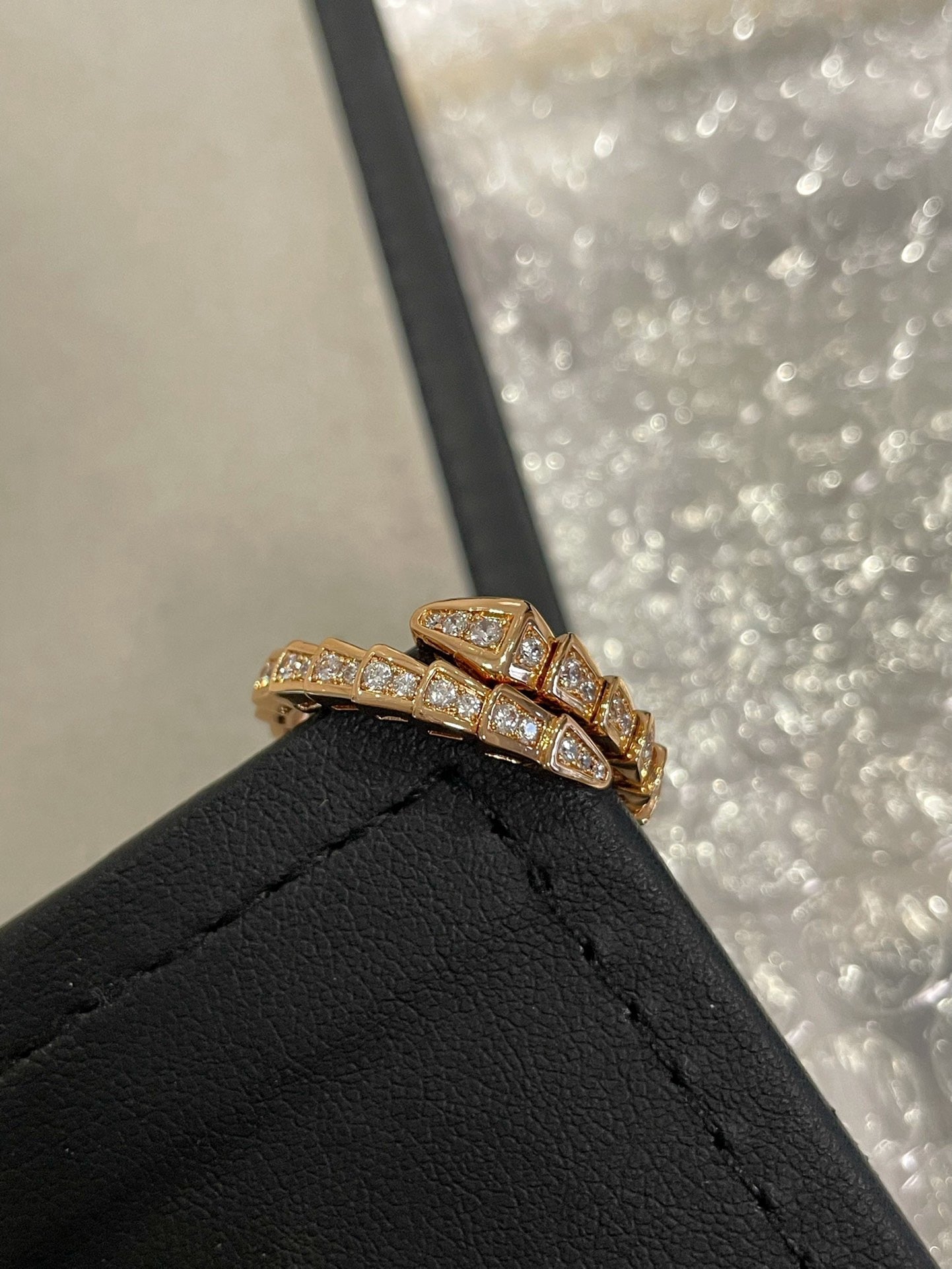 Serpent full diamond ring