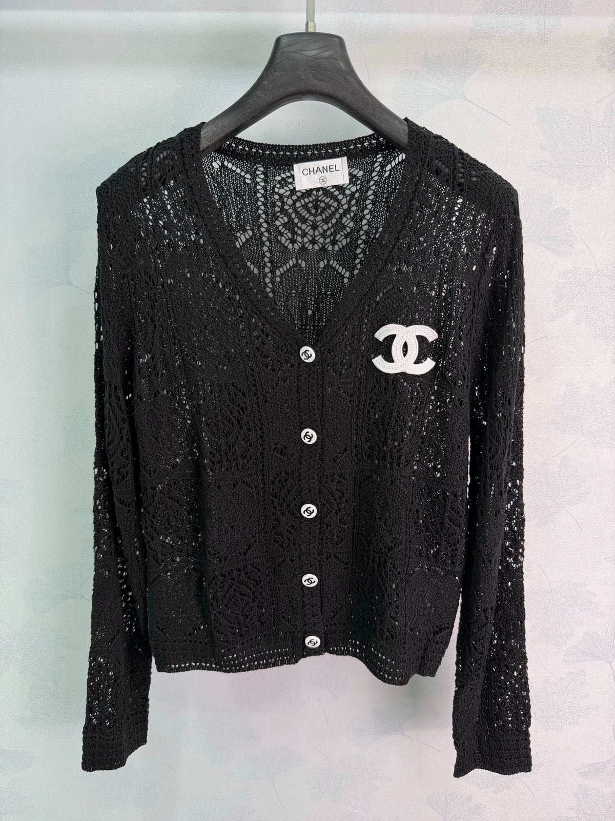 Chanel / 26 Early Autumn New V-neck Knitted Long Sleeve Cardigan