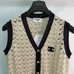 Chanel / 26 Early Autumn New V-Neck Sleeveless Knit Cardigan