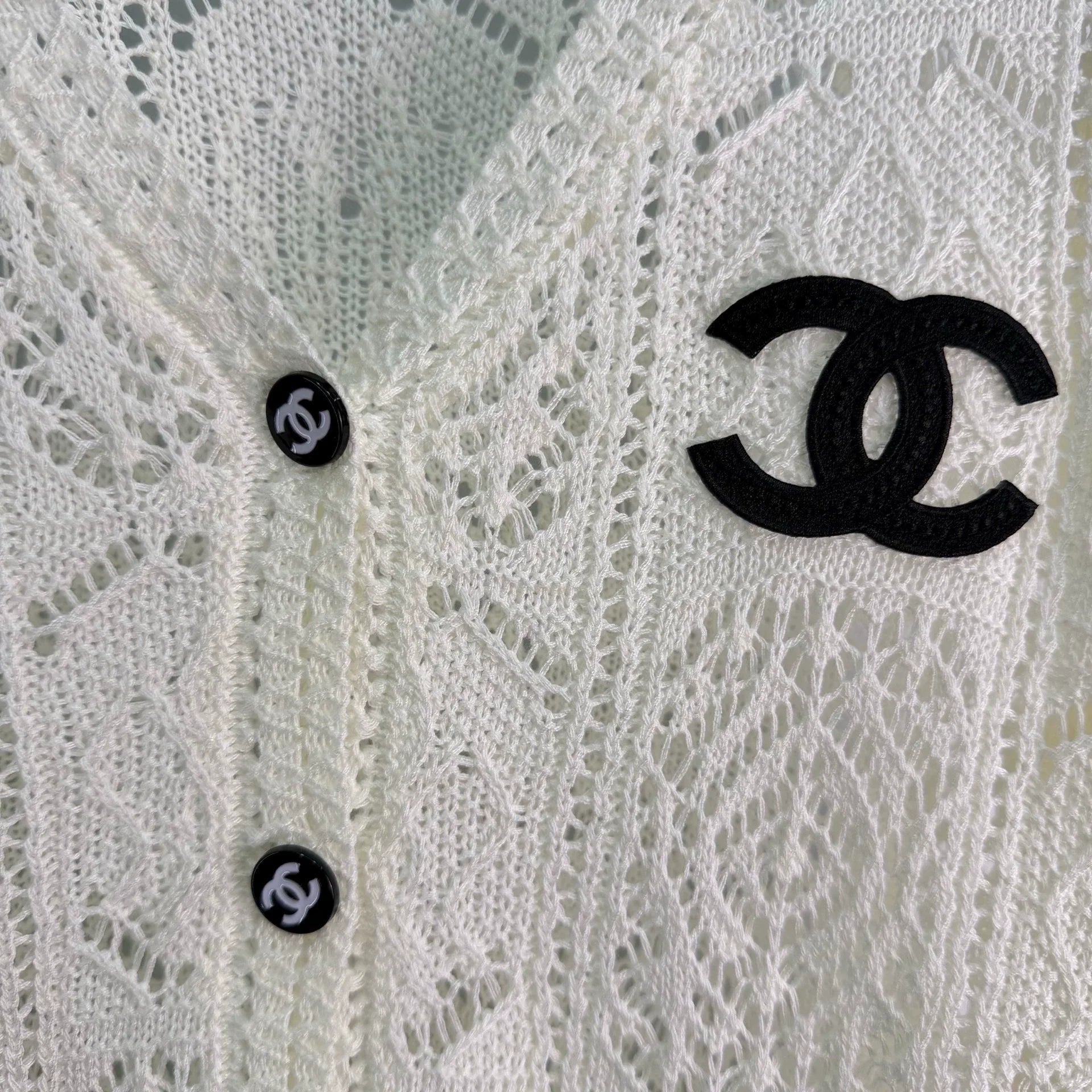 Chanel / 26 Early Autumn New V-neck Knitted Long Sleeve Cardigan