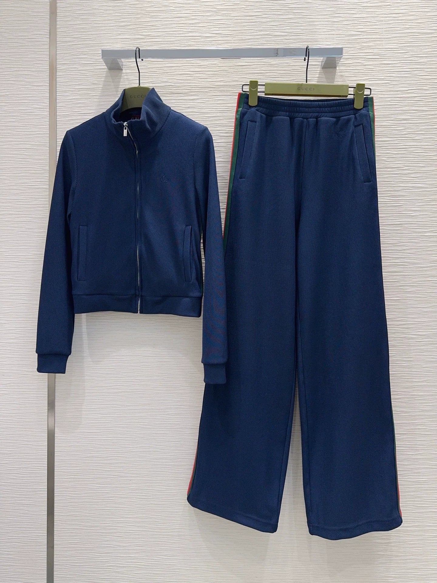 Gucci / 26 New Casual Outfit