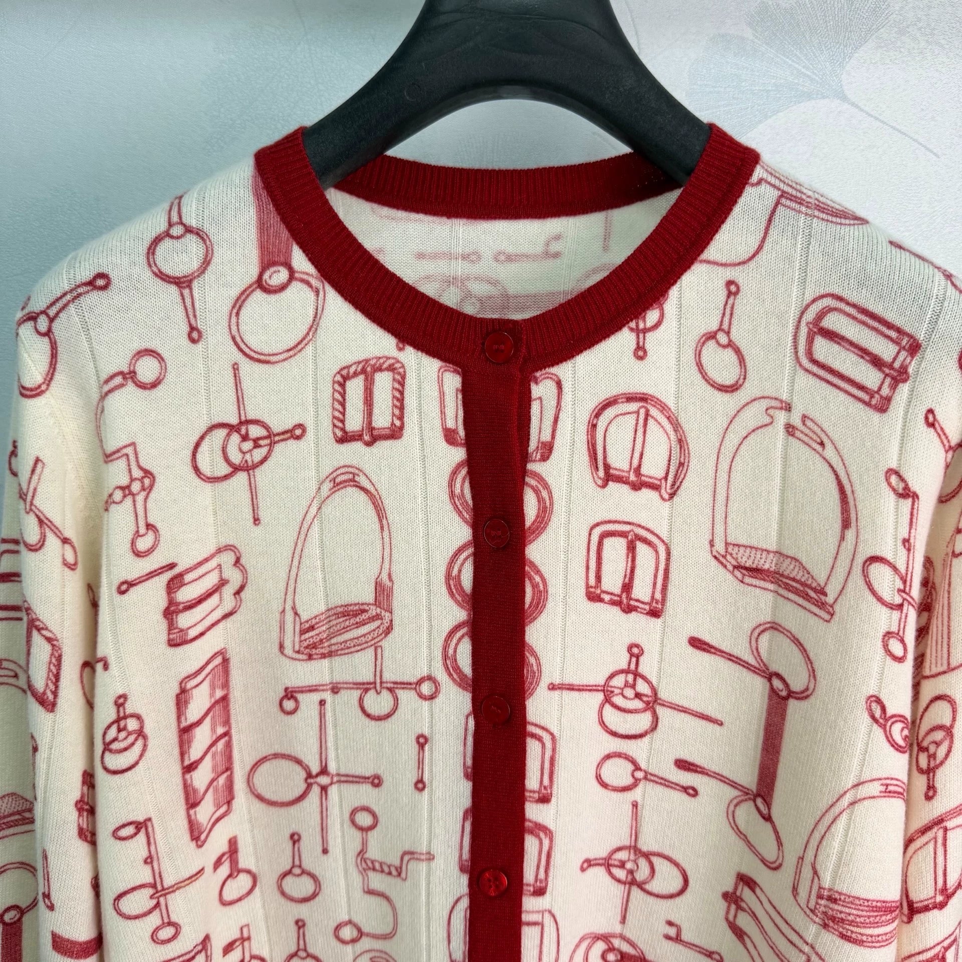 Hermès/26 Early Autumn New Crew Neck Knit Cardigan