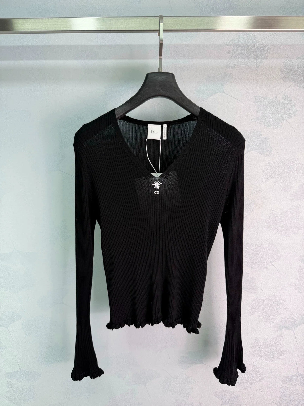 Dior/26 Early Autumn New V-Neck Ribbed Ruffle Cuff Bell Sleeve Knit Top/*