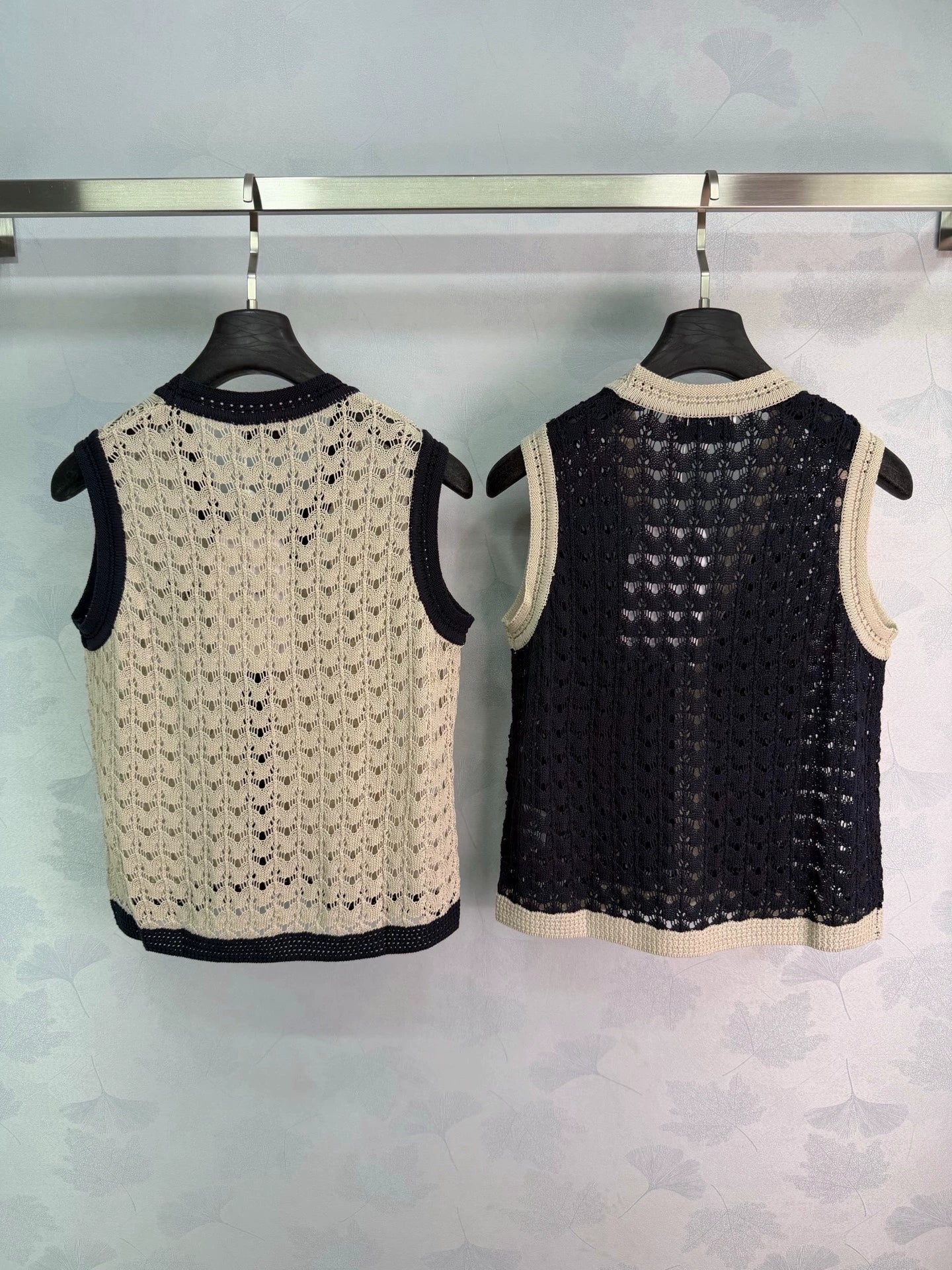 Chanel / 26 Early Autumn New V-Neck Sleeveless Knit Cardigan