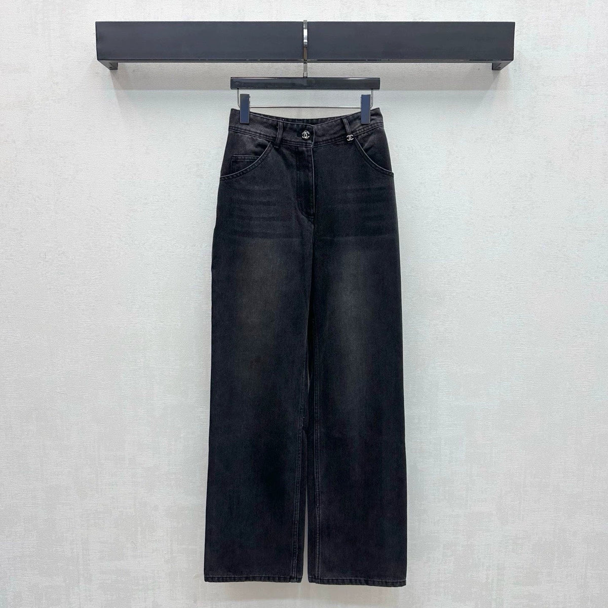 Chanel/26 New Straight-Leg Denim Jeans