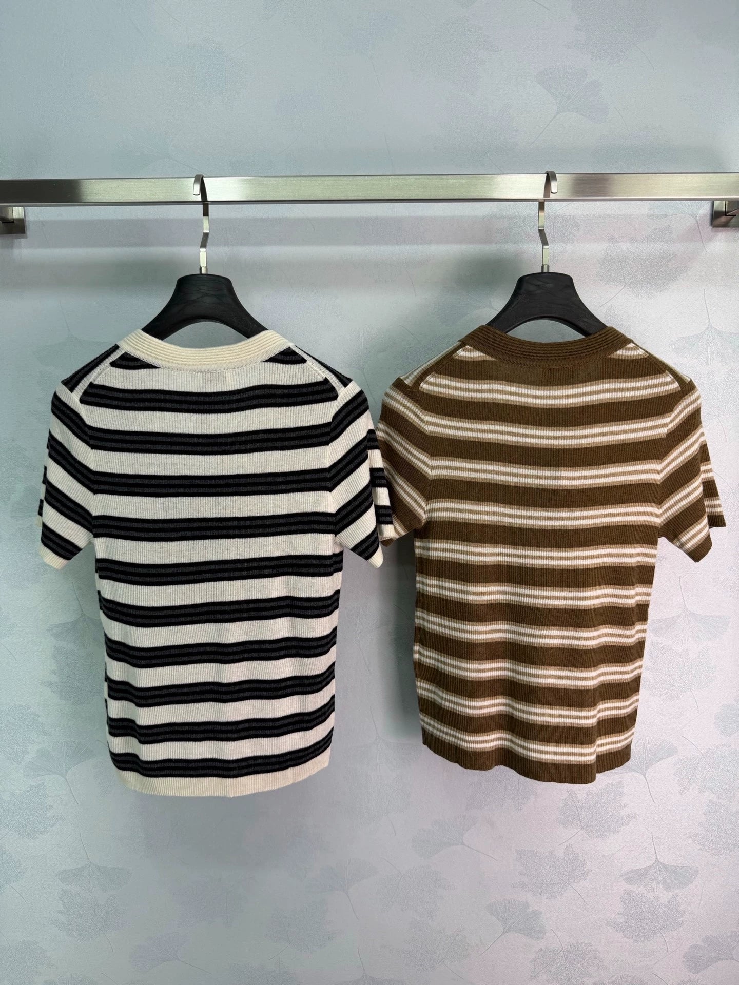 Yves Saint Laurent/26SS New Striped V-Neck Short-Sleeve Knit Top