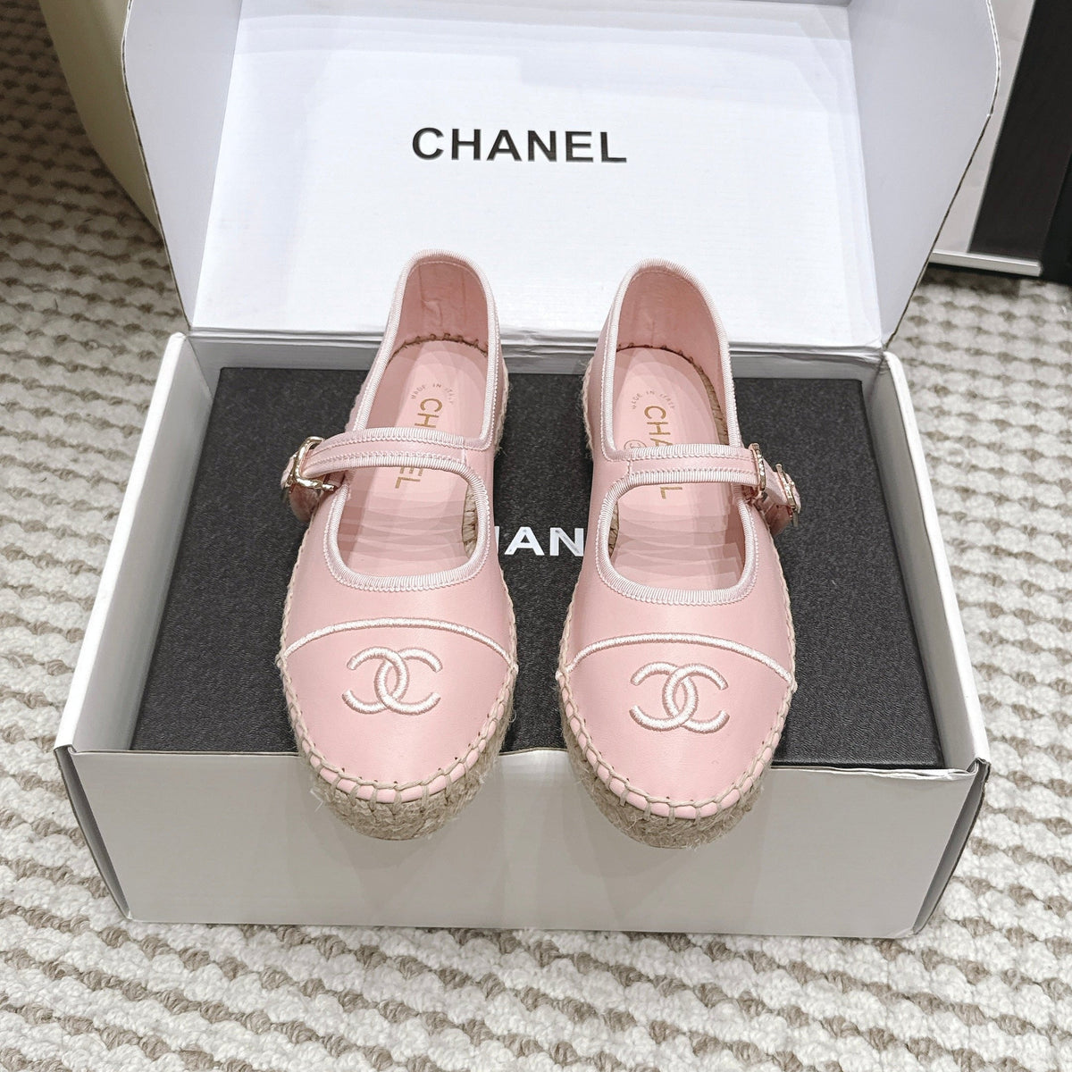 CHANEL 26S MARY JANE FLATS IN LIGHT PINK LAMBSKIN ESPADRILLE SOLE