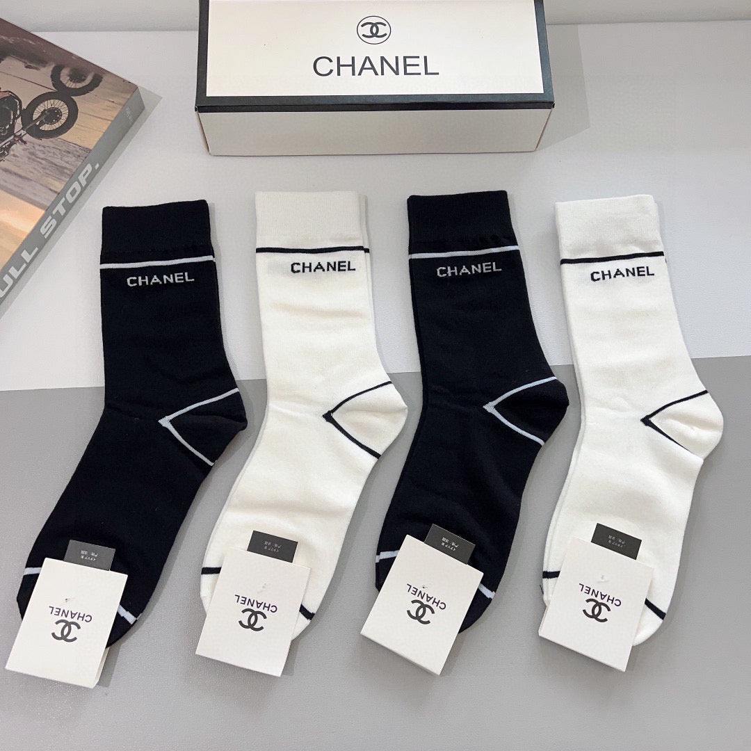 CHANEL 26S CREW SOCKS 407145 (1 BOX)