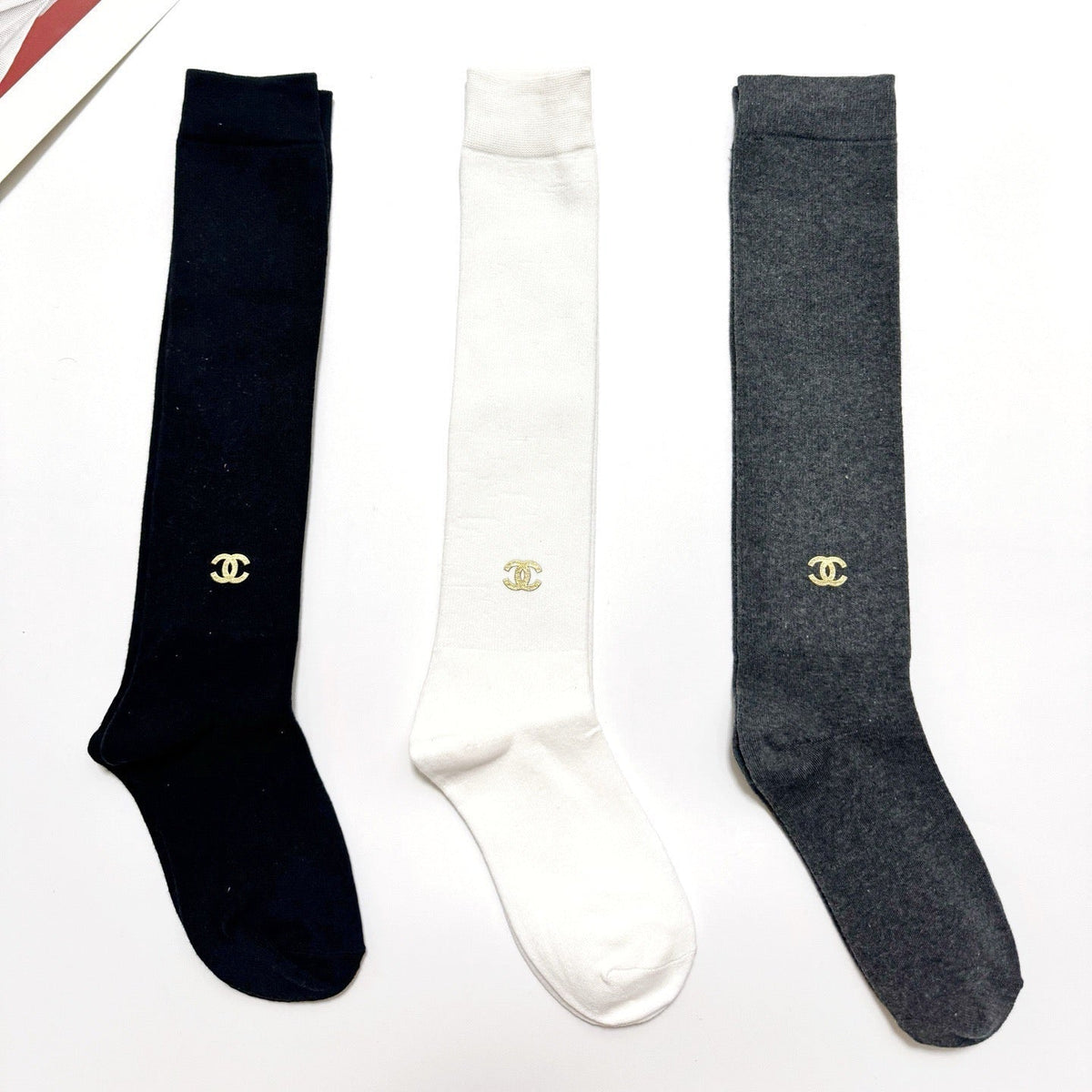 CHANEL 26S CREW SOCKS 403618 (1 BOX)