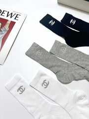 CHANEL 26S CREW SOCKS 408734 (1 BOX)