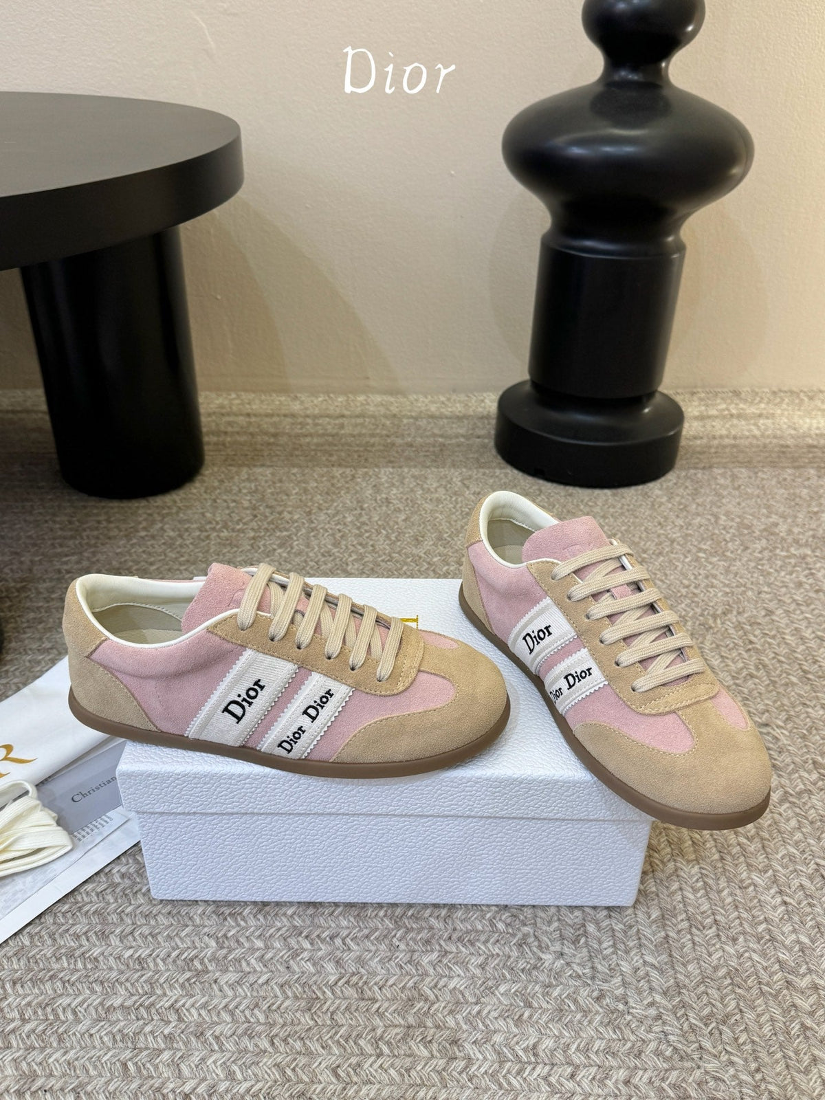 26SS NEW Ribbon Embroidered Sneakers