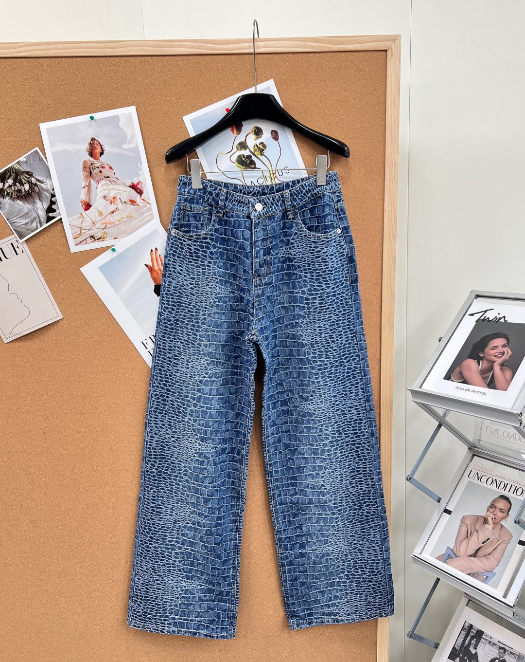 26SS NEW Straight Leg Jeans with Back Pocket Letter Patches
