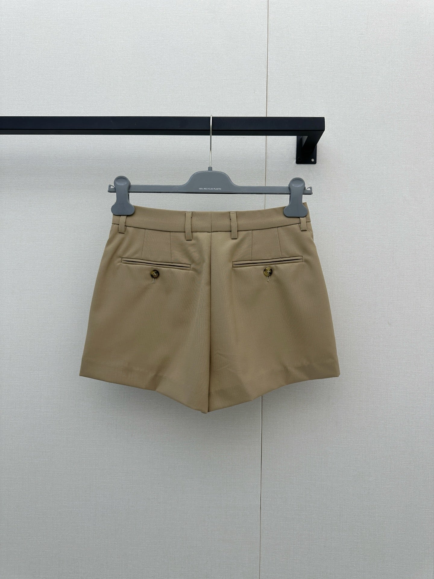 26FW New High-Waisted Wool Shorts with Small Embroidered Logo 🤎
