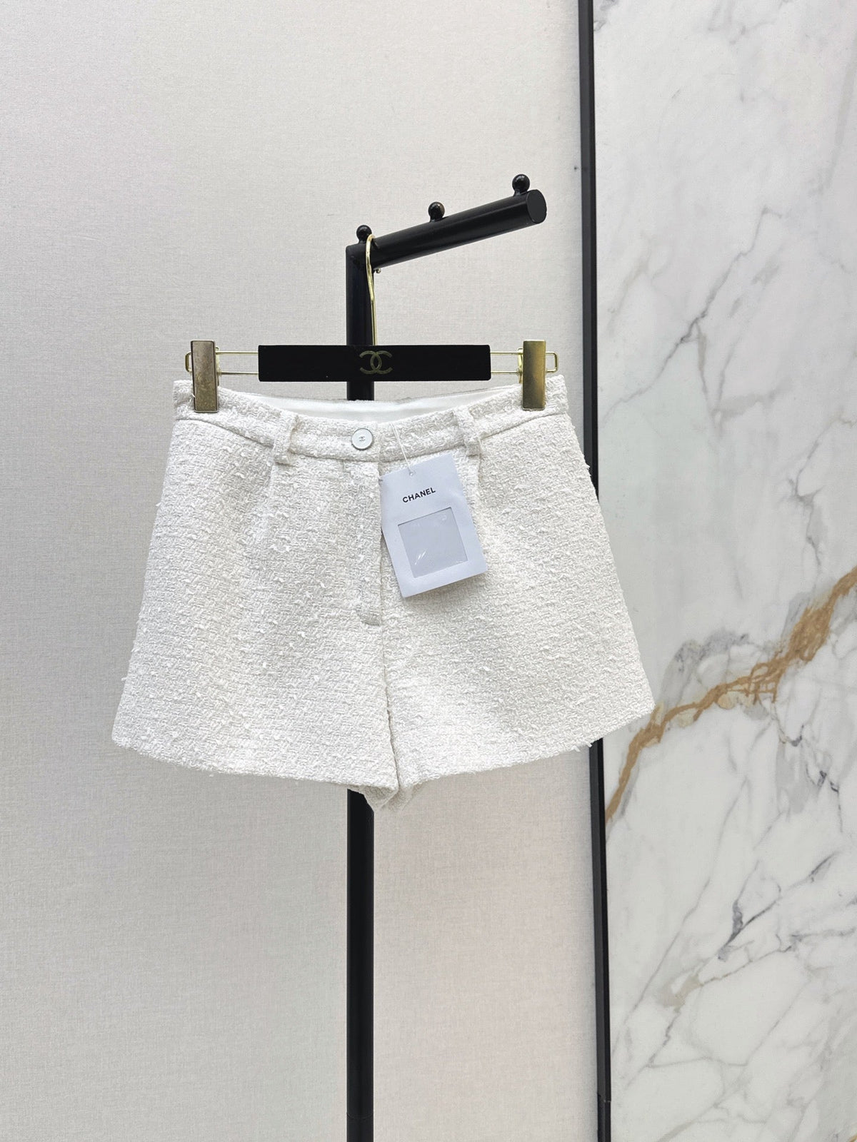 26FW New Chic Tweed Shorts 🤍
