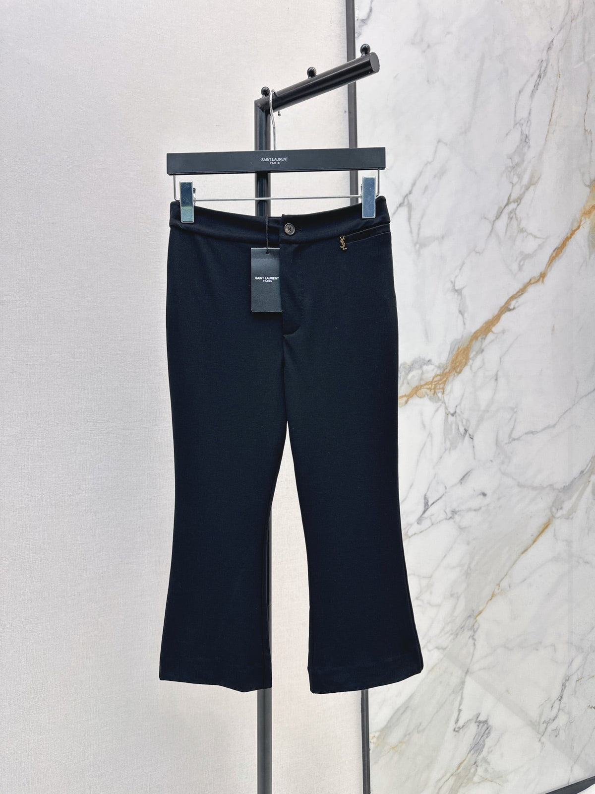 26FW New Classic Color-Block Cropped Leggings with Hardware Detail 🖤