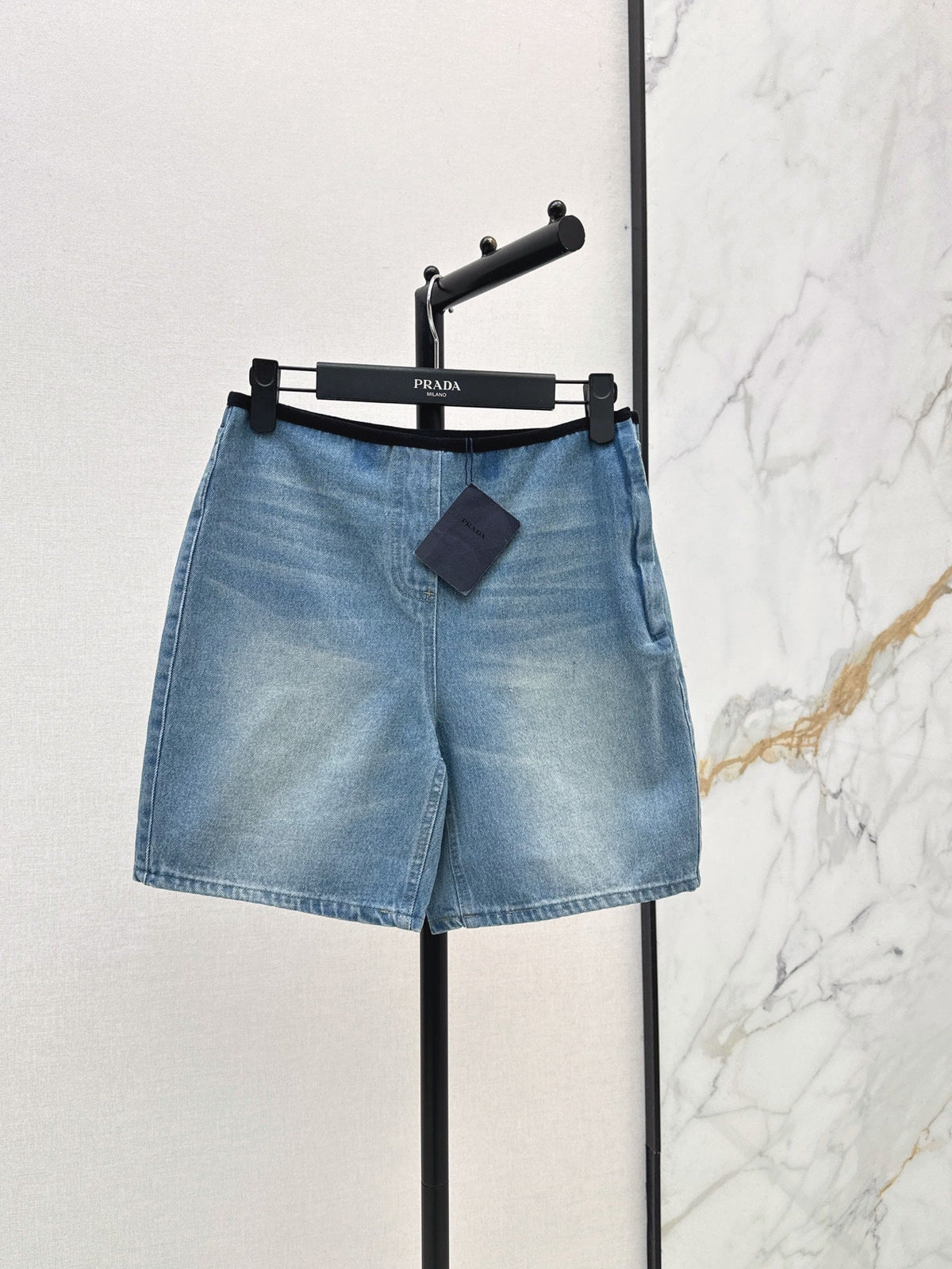 26FW New High-Waisted Denim Bermuda Shorts 🩵