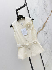26FW New Sleeveless Knit Vest with 3D Floral Embellishment 🤍