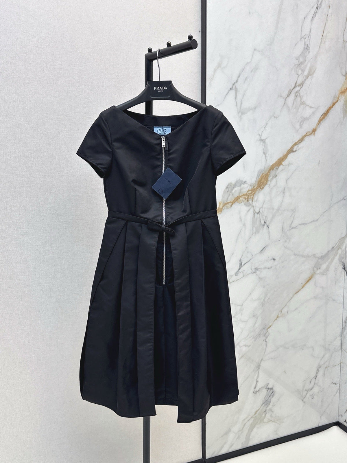26FW New Nylon Bow-Waist Dress 🖤