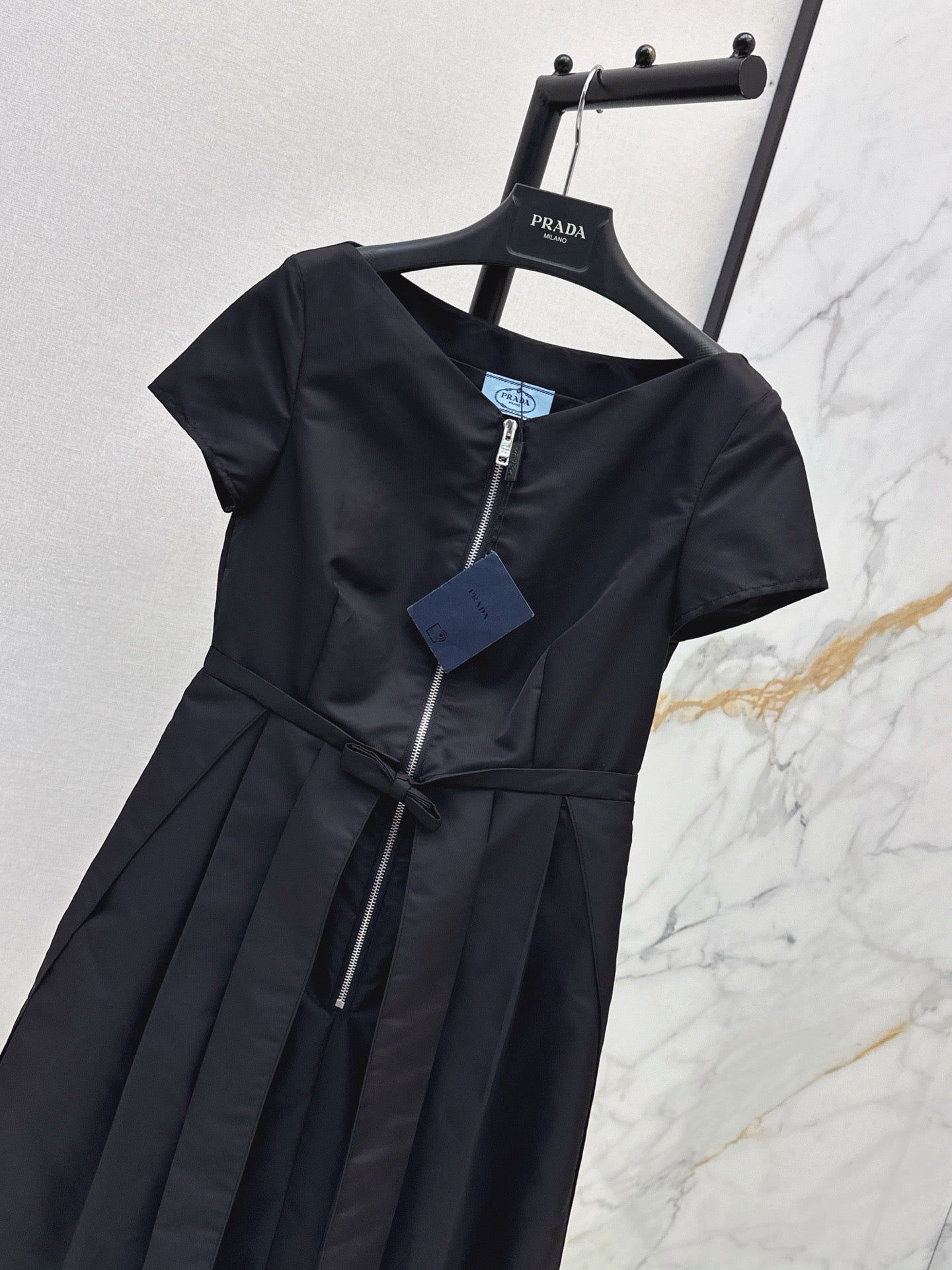 26FW New Nylon Bow-Waist Dress 🖤