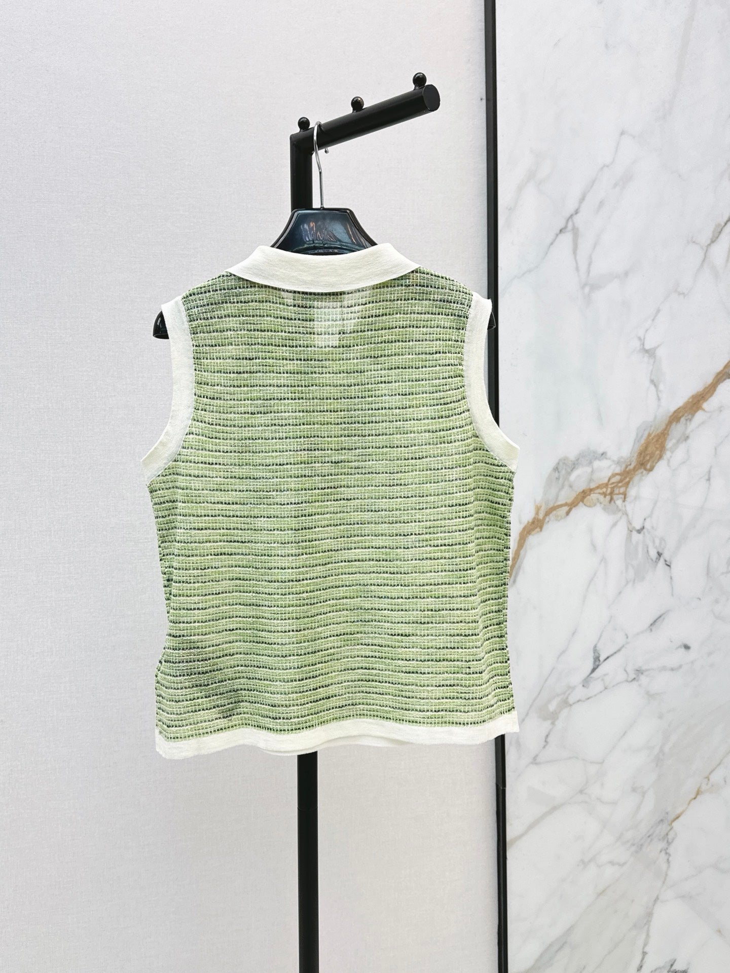 26FW New Color-Block Collared Sleeveless Knit Vest 🤍