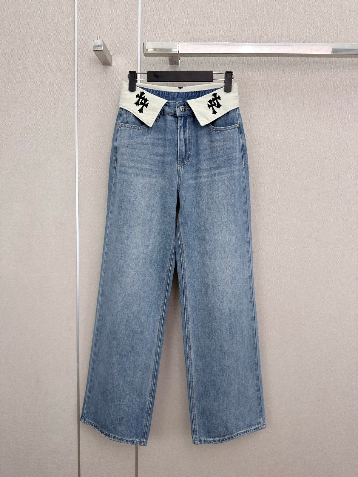 🔥HOT🔥 26FW New Embroidered Cross Fold-Over Waist Straight-Leg Jeans